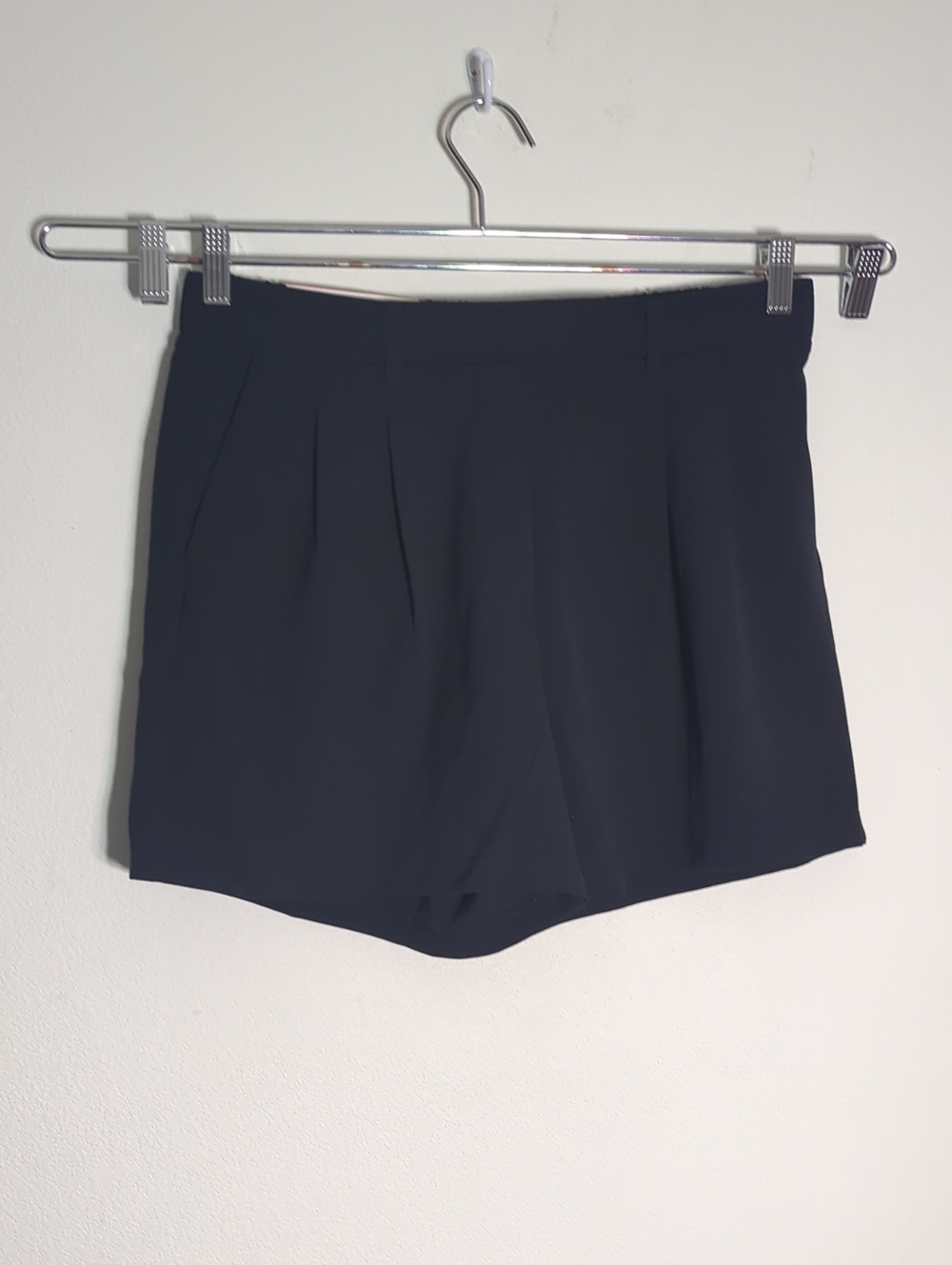 32 Cool Lot of 3 Womens Shorts All NWT Elastic Pull On Waist 5" Inseam Medium